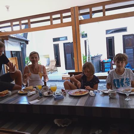 Gili Maya Cottages 길리 아이르 외부 사진