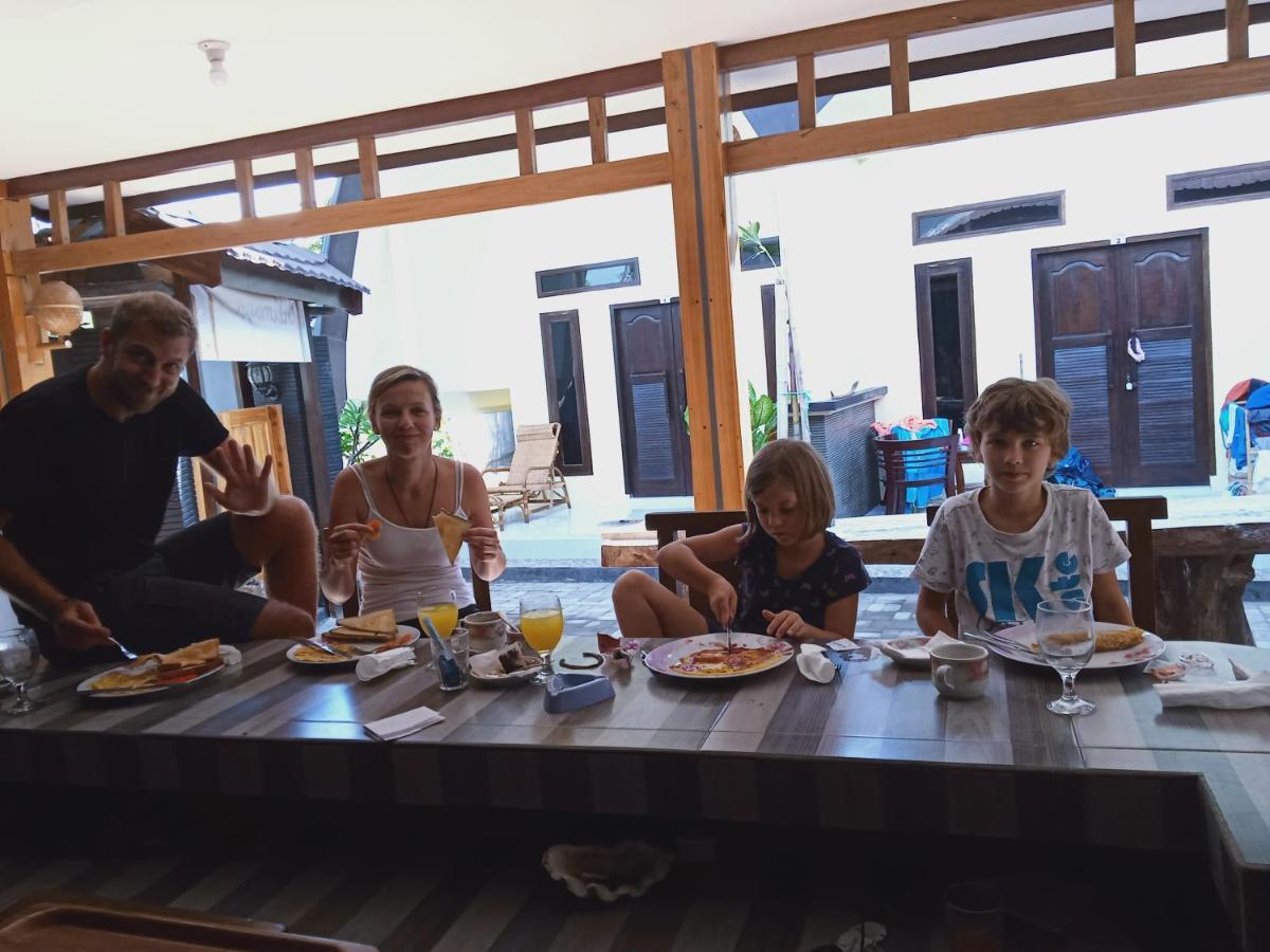 Gili Maya Cottages 길리 아이르 외부 사진